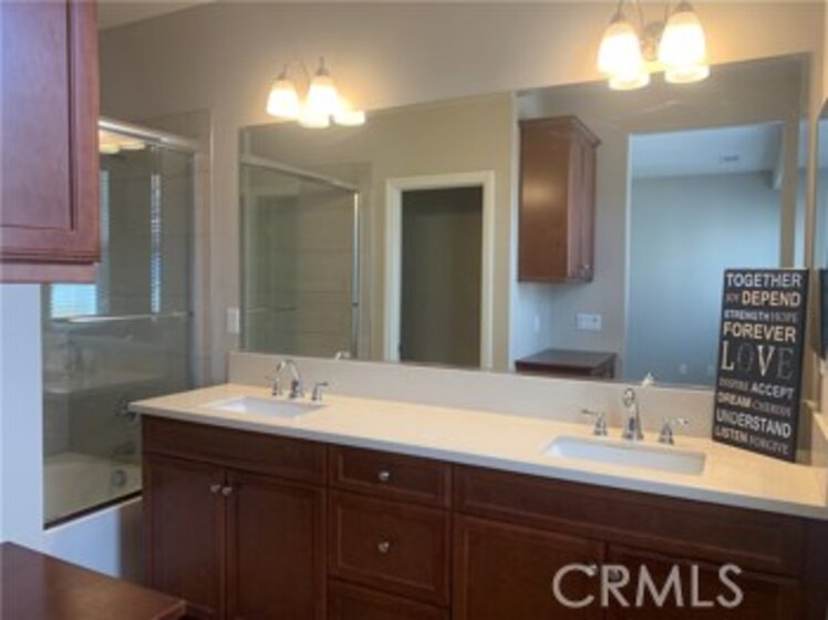 44072 Calle Luz Photo